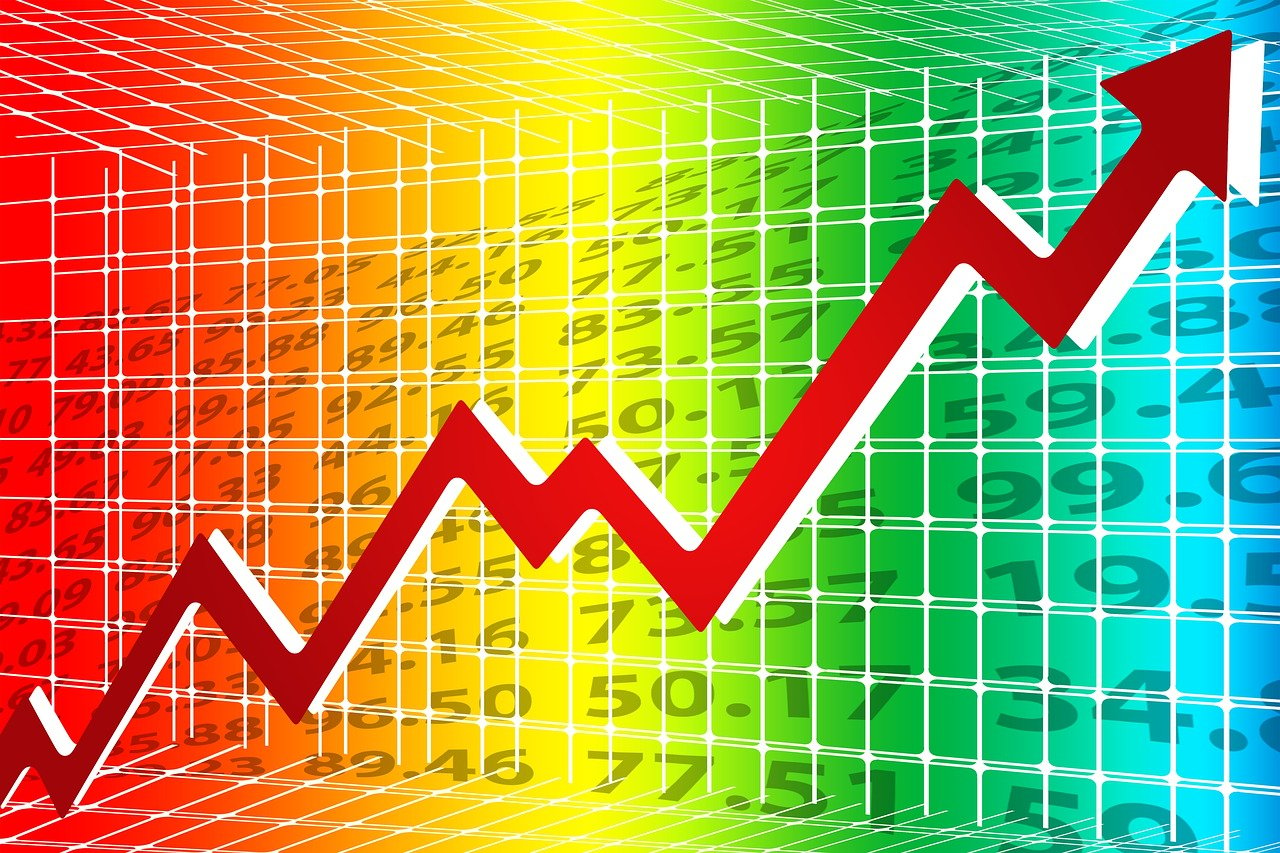 港股午评：恒生科技指数涨0.17%，半导体、石油股走强，内房股低迷|界面新闻 · 快讯